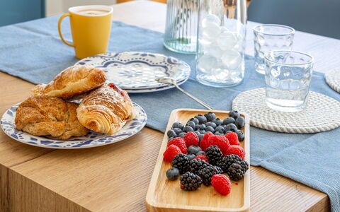 Brezza Costa Conero: Comida, Vajilla, Utensilios Para Servir, Vajilla, Drinkware, Fruta, Ingrediente, Mesa, Plato, Taza