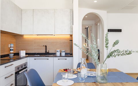 Brezza Costa Conero: Mueble, Cocina, Aparato De Cocina, Mostrador, Diseño De Interiores, Piso, Pared, Madera, Electrodoméstico, Gabinetes