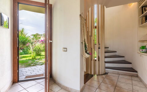 Villa al Mare: Tiempo De Día, Edificio, Ventana, Fachada, Departamento, Diseño Urbano, Condominio, Uso Mixto