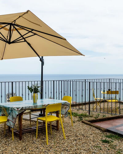 Ginestra: Mueble, Mueble Para Exteriores, Silla, Mesa, Paraguas, Mesa Al Aire Libre, Mar, Sombra, Oceano, Cocina Y Comedor Mesa