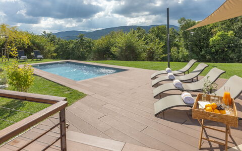 Villa Airone Tegoni, Pool, Radicondoli: Mueble Para Exteriores, Piscina, Material Compuesto, Cubierta, Suelos De Madera, Madera Dura, Losa, Sombra, Jardín, Sunlounger