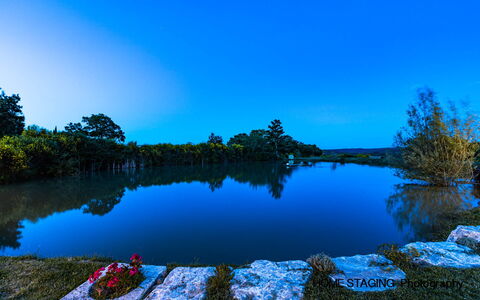 Villa Airone Tegoni, Pool, Radicondoli: Azul, Agua, Los Recursos Hídricos, Cuerpo De Agua, Naturaleza, Paisaje Natural, Reflexión, Lago, Corriente De Agua, Banco
