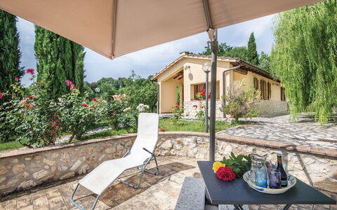 Casa Salvia, Ac, Wifi, Narni: Mueble, Mesa, Mueble Para Exteriores, Silla, Sombra, Jardín, Cocina Y Comedor Mesa, Mesa Al Aire Libre, Patio Interior, Maceta