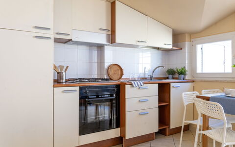 Sweet Conero: Aparato De Cocina, Cocina, Electrodoméstico, Madera, Piso, Mostrador, Gabinetes, Diseño De Interiores, Suelo, Mueble