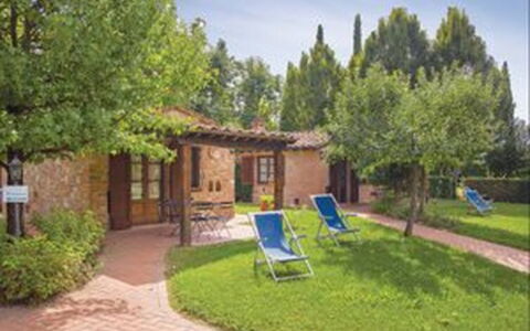 Oasi Della Pergola: Arbusto, Jardín, Recurso, Barrio Residencial, Inmuebles, Mueble Para Exteriores, Patio Interior, Césped, Piscina