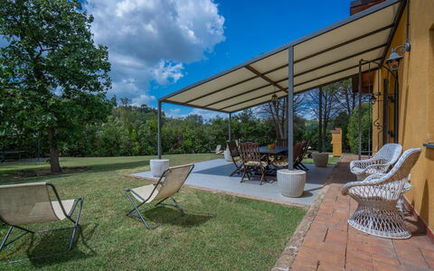 Casale La Canigiana, House, Pool, San Miniato: Mueble, Sombra, Mueble Para Exteriores, Silla, Mesa Al Aire Libre, Estructura Al Aire Libre, Patio Interior, Toldo, Cocina Y Comedor Mesa, Jardín