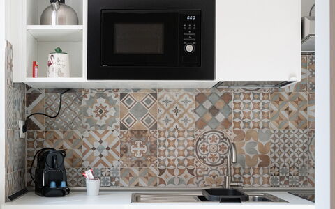 Aselli Home: Cocina, Piso, Electrodoméstico, Aparato De Cocina, Loseta, Mostrador, Gabinetes, Electrodoméstico, Pequeños Electrodomésticos, Estufa