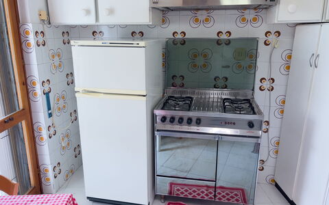 Casa Francy - Arma Di Taggia: Aparato De Cocina, Cocina, Electrodoméstico, Estufa De Cocina, Estufa De Gas, Estufa, Electrodoméstico, Estufa, Piso, Suelo