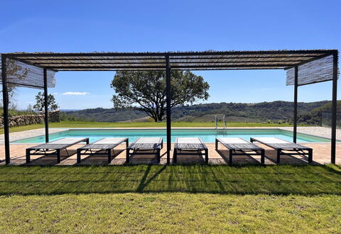 Villa Sassinoro: Piscina, Sombra, Estructura Al Aire Libre, Paisajismo, Pérgola, Recurso, Pabellón, Eco Hotel, Mueble Para Exteriores