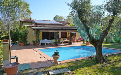 La Sevillana: Piscina, Recurso, Eco Hotel, Hacienda, Sombra, Inmuebles, Patio Interior, Villa, Jardín, Yarda