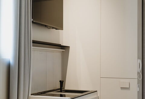 Deb&spa: Madera, Diseño De Interiores, Piso, Mueble, Suelo, Encendiendo, Cocina, Techo, Aparato De Cocina, Mostrador