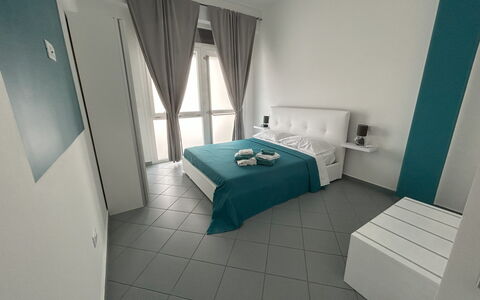 Case Martorelli - Belvedere Marittimo: Mueble, Suelo, Piso, Diseño De Interiores, Habitación, Habitación, Cama, Departamento, Silla, Lecho