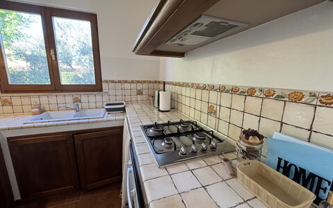 Dependance Egle: Cocina, Madera, Piso, Mostrador, Diseño De Interiores, Suelo, Aparato De Cocina, Estufa De Cocina, Estufa De Gas, Habitación