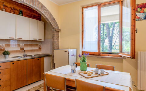 La Pineta Holiday Homes: Diseño De Interiores, Madera, Mueble, Piso, Techo, Suelo, Habitación, Casa, Departamento, Cocina
