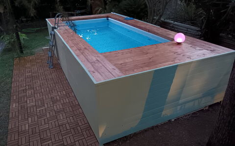Casa Silvia: Piscina, Material Compuesto, Ocio, Manchas De Madera, Diseño, Madera Dura, Patio Interior
