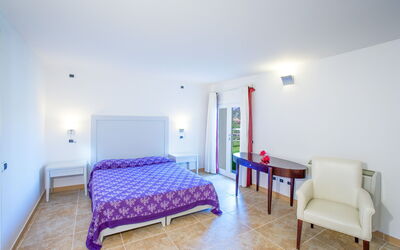 Villa Fico D'india 1: Piscina, Silla, Recurso, Hotel