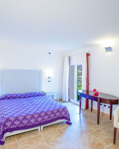 Villa Fico D'India: Piscina, Silla, Recurso, Hotel