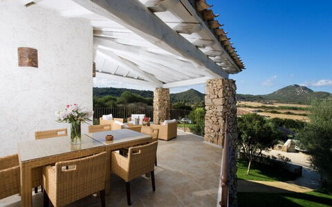 Villa Fico D'india 2: Sombra, Inmuebles, Mueble Para Exteriores, Pared De Piedra, Villa, Casa De Campo, Balcón, Pérgola, Patio, Estructura Al Aire Libre