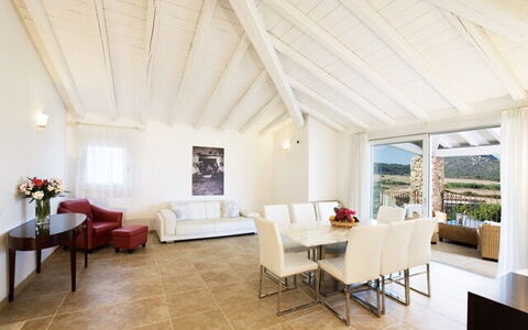 Villa Fico D'india 2: Mueble, Diseño De Interiores, Techo, Piso, Suelo, Mesa, Silla, Casa, Habitación, Sofá