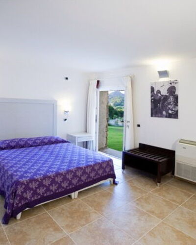 Villa Leccio: Piso, Piscina, Suelo, Recurso, Hotel, Silla, Villa, Hotel Boutique, Eco Hotel, Ciudad De Vacaciones