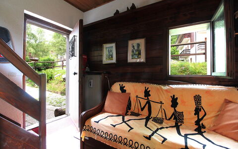 Chalet Giove: Mueble, Madera, Diseño De Interiores, Casa, Manchas De Madera, Madera Dura, Habitación, Silla, Cabaña, Sala