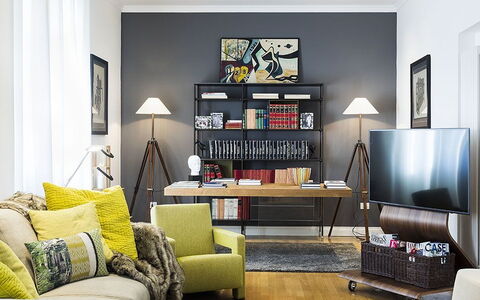 Penthouse: Mueble, Diseño De Interiores, Pared, Piso, Casa, Sala, Habitación, Suelo, Librero, Estantería