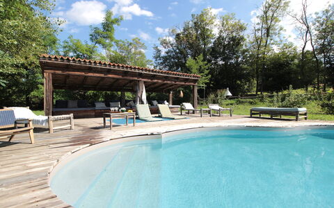 Villa Poggio Zucchino, Pool, Wellness, Piacenza: Piscina, Mueble, Mueble Para Exteriores, Recurso, Silla, Sombra, Material Compuesto, Sunlounger, Mesa Al Aire Libre, Ocio