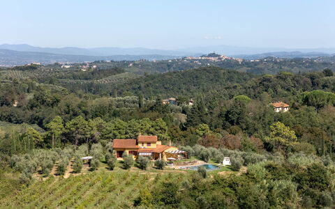 Villa Costa al Bagno: Árbol, Barrio Residencial, Paisaje, Casa, Techo, Área Rural, Tierras Altas, Hill Station, El Terreno Del Lote, Asentamientos Humanos