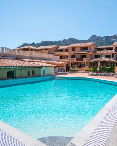 La Marina: Piscina, Barrio Residencial, By, Recurso, Asentamientos Humanos, Departamento, Inmuebles, Hotel, Sombra, Thermae