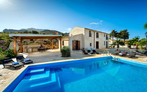 Villa La Musa: Azul, Piscina, Recurso, Mueble Para Exteriores, Eco Hotel, Inmuebles, Ocio, Thermae, Paraguas, Villa