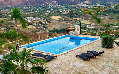 Villa La Musa: Piscina, Recurso, Eco Hotel, Mueble Para Exteriores, Ocio, Paraguas, Sunlounger, Hacienda, Hotel, Thermae