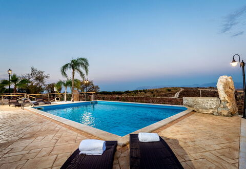 Villa La Musa: Azul, Piscina, Recurso, Mueble Para Exteriores, Eco Hotel, Hotel, Villa, Sunlounger, Ciudad De Vacaciones, Paraguas