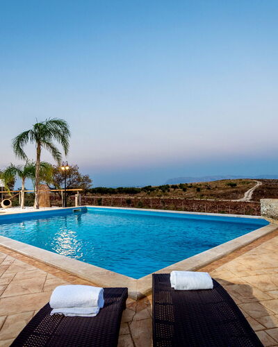 Villa La Musa: Azul, Piscina, Recurso, Mueble Para Exteriores, Eco Hotel, Hotel, Villa, Sunlounger, Ciudad De Vacaciones, Paraguas