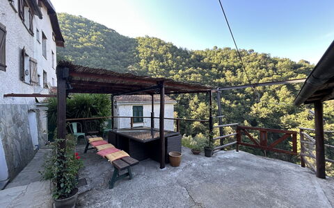 Manuela: Balcón, Pueblo De Montaña, Porche