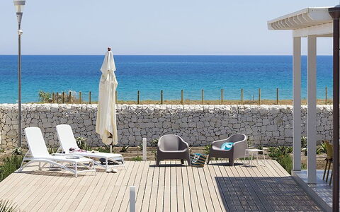 Timo: Mar, Mueble, Mueble Para Exteriores, Costeras Y Los Accidentes Geográficos Oceánico, Oceano, Costa, Playa, Sombra, Silla, Apuntalar