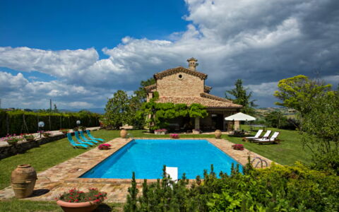 Villa Incanto: Inmuebles, Piscina, Jardín, Casa De Campo, Hacienda, Villa, Paisajismo, Césped, Yarda