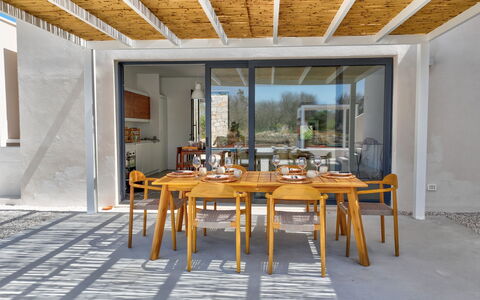 Casa Vita Bella: Mueble, Madera, Mesa, Cocina Y Comedor Mesa, Silla, Comedor, Manchas De Madera, Madera Dura, Material Natural, Restaurante