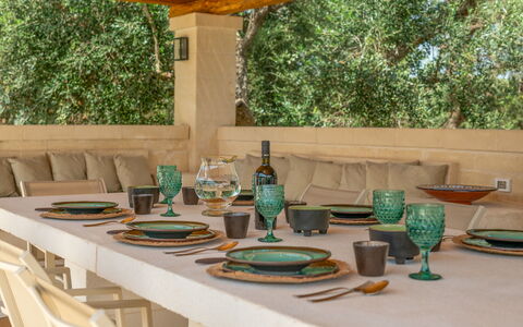 Trulli di Luccio: Mueble, Vajilla, Mesa, Diseño De Interiores, Utensilios Para Servir, Cocina Y Comedor Mesa, Silla, Vajilla, Comedor, Porcelana