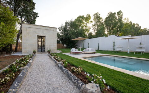 Palazzo Villani Lubelli: Jardín, Inmuebles, Paisajismo, Fuente De Agua, Piscina, Diseño, Yarda, Sombra, Patio, Patio Interior