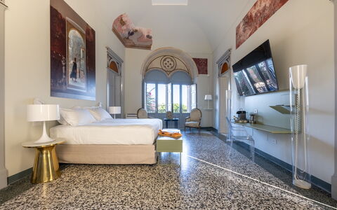 Palazzo Villani Lubelli: Diseño De Interiores, Piso, Suelo, Techo, Mueble, Hotel, Recurso, Sala, Alfombra, Habitación
