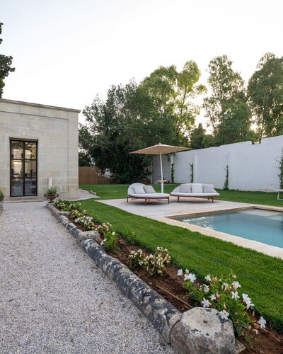 Palazzo Villani Lubelli: Jardín, Inmuebles, Paisajismo, Fuente De Agua, Piscina, Diseño, Yarda, Sombra, Patio, Patio Interior