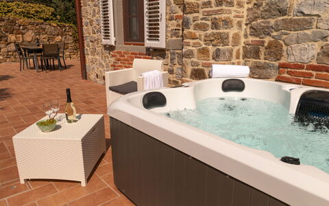 Marina's Lodge: Arreglo De Tubería, Recurso, Piscina, Planta De Casa, Jacuzzi, Maceta, Bañera, Eco Hotel, Manchas De Madera