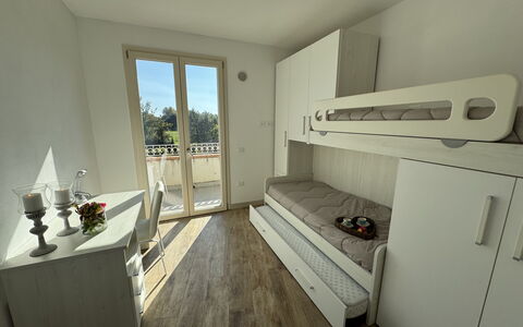 Villa al Glicine: Departamento, Suelo, Piso, Habitación, Dormitorio, Habitación, Diseño, Suelos De Madera, Cama