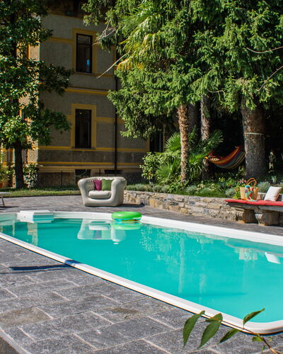 Virginia 16: Piscina, Recurso, Mueble Para Exteriores, Material Compuesto, Losa, Eco Hotel, Jardín, Sombra, Patio Interior, Thermae