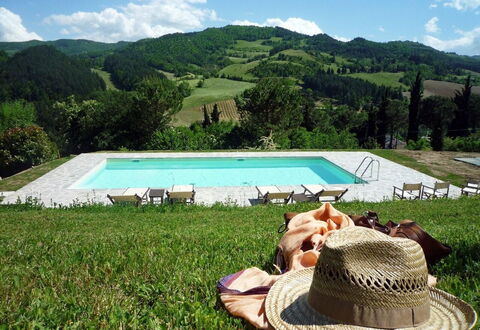 Torre Fantini: Ocio, Colina, Recreación, Piscina, Vacaciones, Mueble Para Exteriores, Hill Station, Jardín, Césped, Casa De Campo