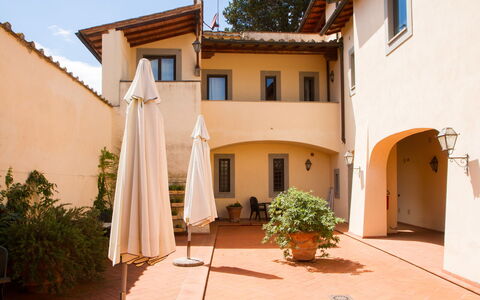 Relais de Ricci: Pared, Casa, Barrio Residencial, Casa, Puerta, Balcón, Hacienda, Diseño, Inmuebles, Patio