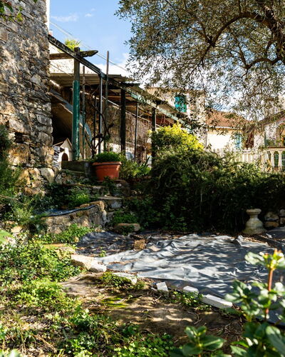 Villetta Luciano: Verde, Arbusto, Jardín, Primavera, Sombra, Patio Interior, Paisajismo, Yarda, Pared De Piedra
