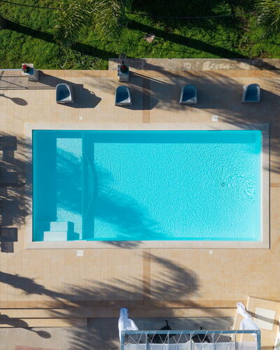 Villa Ninfa: Piscina, Azul, Agua, Recurso, Mueble Para Exteriores, Material Compuesto, Ocio, Eco Hotel, Thermae, Silla