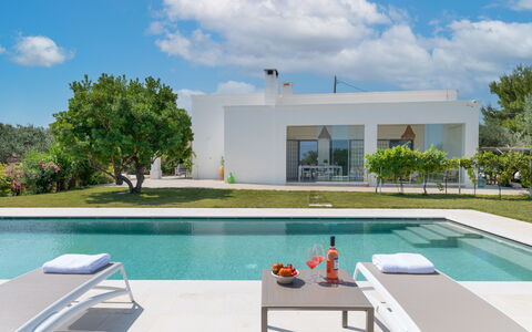 Lacorte di Ninetta: Jardín, Sombra, Piscina, Paisajismo, Inmuebles, Eco Hotel, Diseño, Villa, Mueble Para Exteriores, Recurso