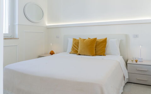 La Casa di Connie: Diseño De Interiores, Mueble, Pared, Habitación, Piso, Madera, Cama, Suelo, Techo, Habitación